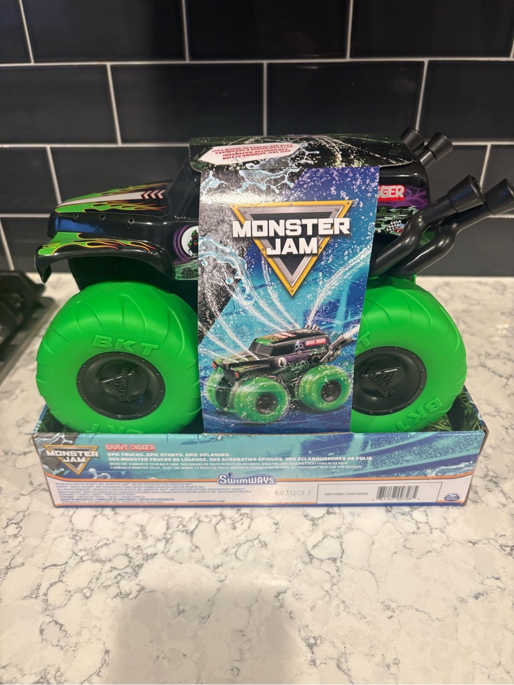 Monster Jam Grave Digger Pool Truck Toy — Black & Green